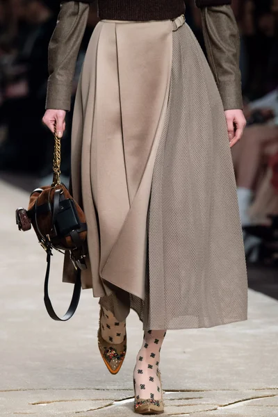 Look 30